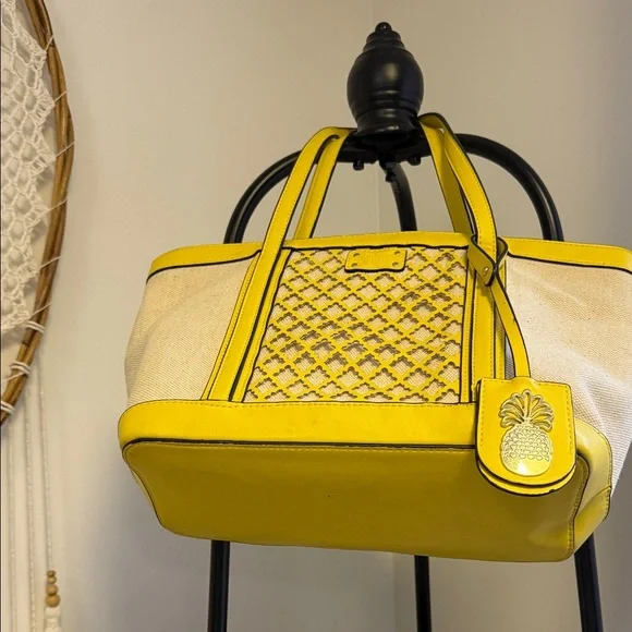 Crown & Ivy Yellow and Cream Tote - Picture 3 of 3